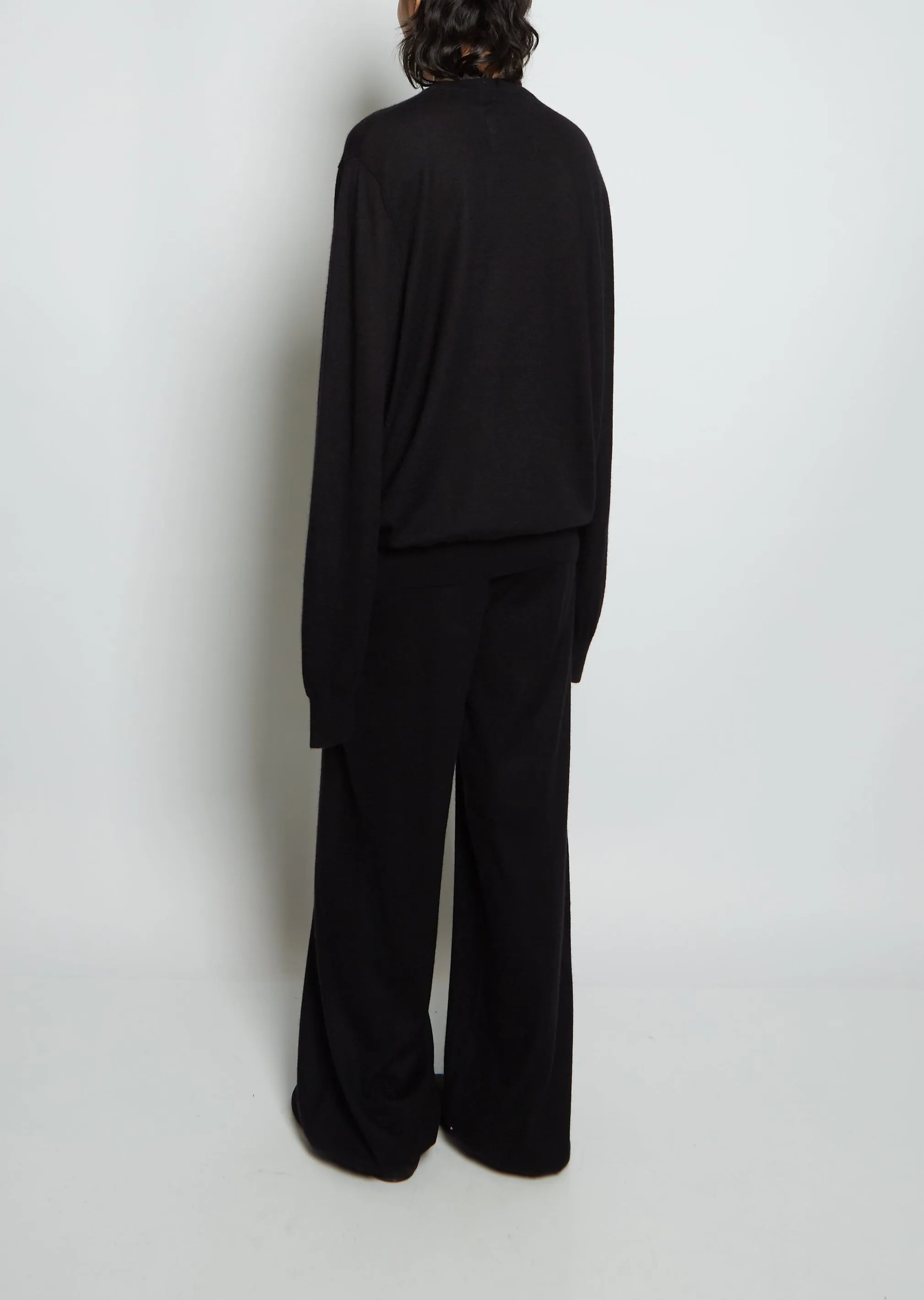 Boyfriend R-Neck Cashmere Sweater —  Black