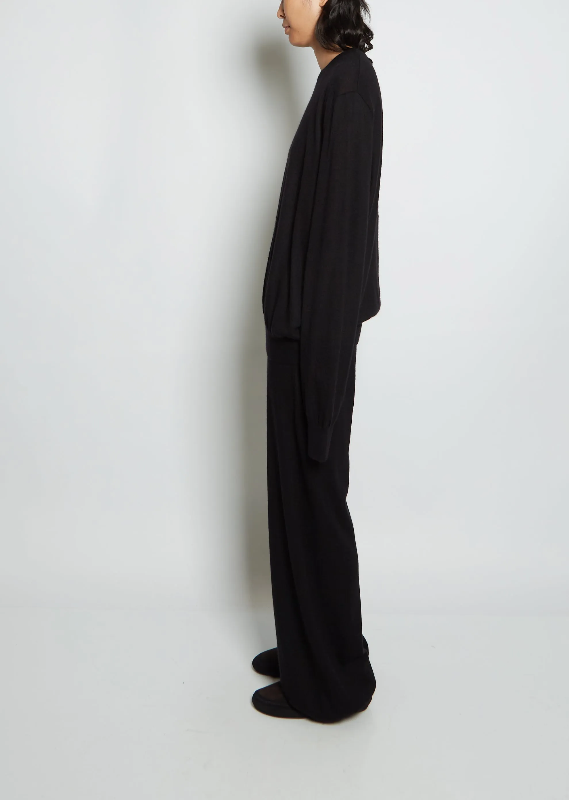 Boyfriend R-Neck Cashmere Sweater —  Black