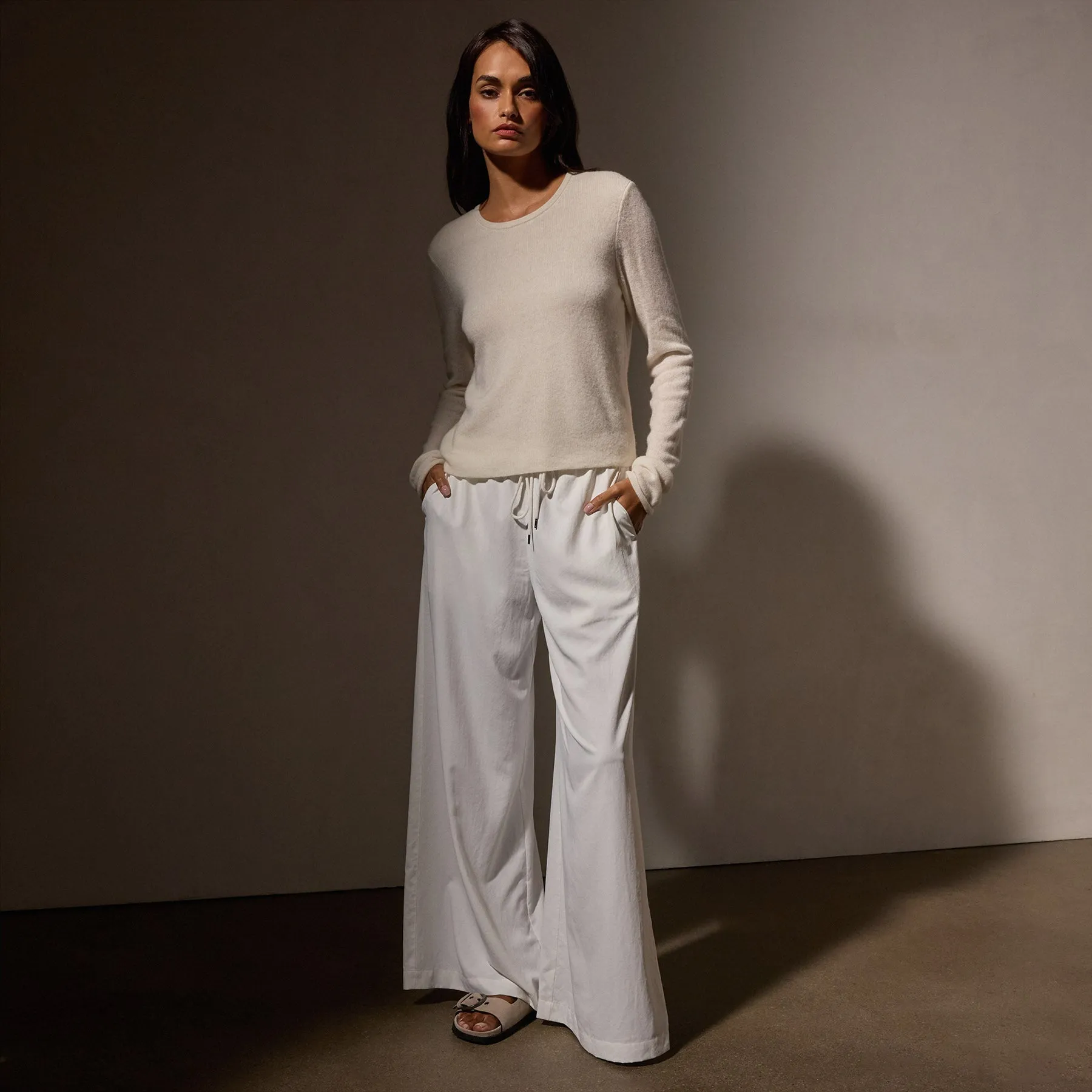 Soft Featherweight Cashmere Crew Neck Sweater - Oyster